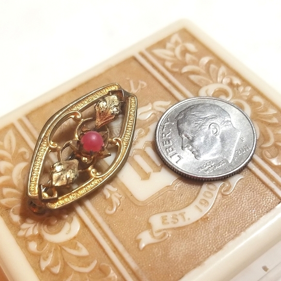 Victorian Era 1800s Gold Filled Pink Glass Cabochon Brooch - Picture 3 of 5